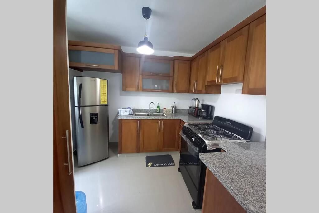 Confortable Apartamento De 3 Tres Habitaciones, Con Hermosa Vista De Area Verde, Ademas De Piscinas Y Juegos Infantiles En Area Recreativa Santiago De Los Caballeros Extérieur photo