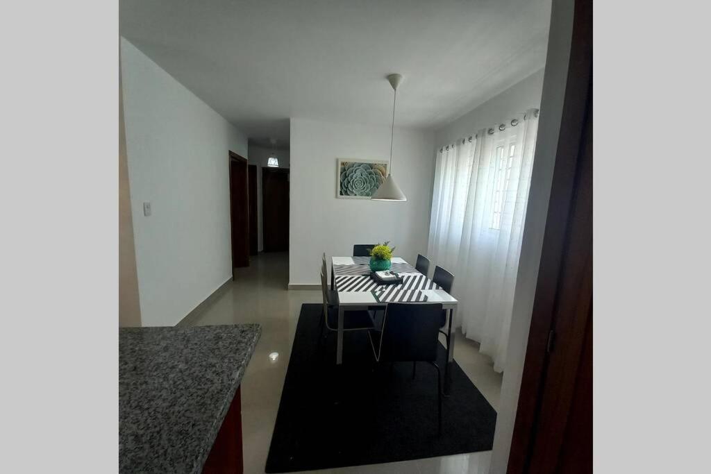 Confortable Apartamento De 3 Tres Habitaciones, Con Hermosa Vista De Area Verde, Ademas De Piscinas Y Juegos Infantiles En Area Recreativa Santiago De Los Caballeros Extérieur photo